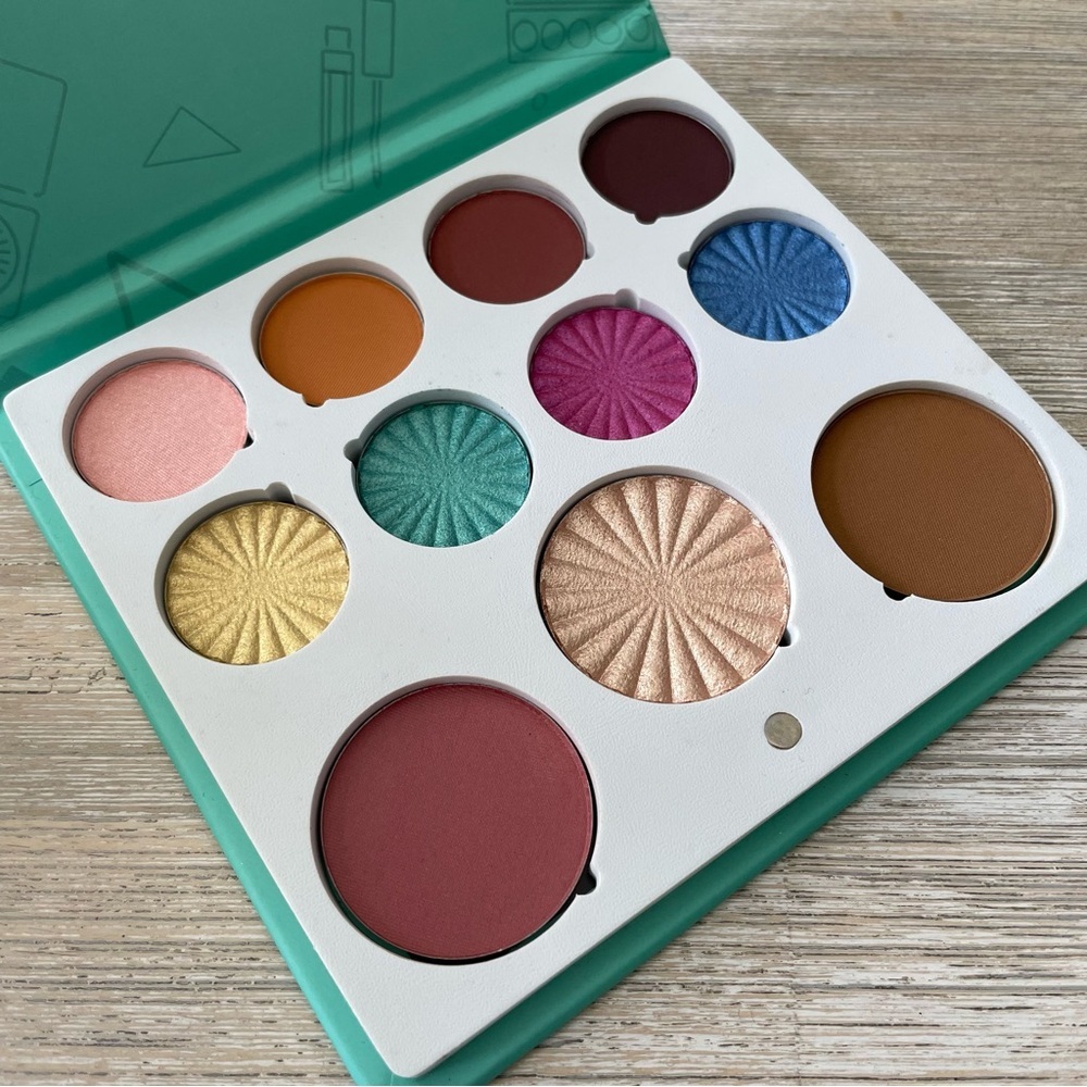 NEW Ofra Caribbean Glitz Palette for Highlight, Eyeshadow, Blush, Contour, etc.